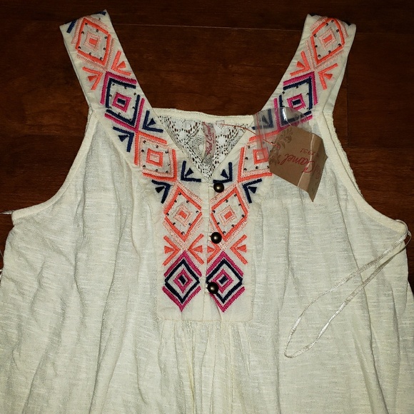 Red camel  sleeveless  summer  shirt purples oranges pink. BNWT cream. - Picture 7 of 16